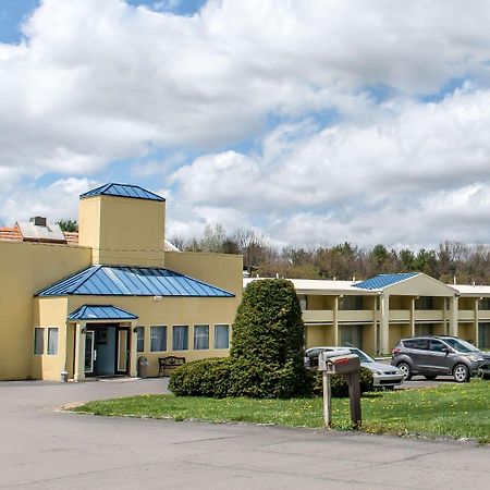 Rodeway Inn Brookville Экстерьер фото