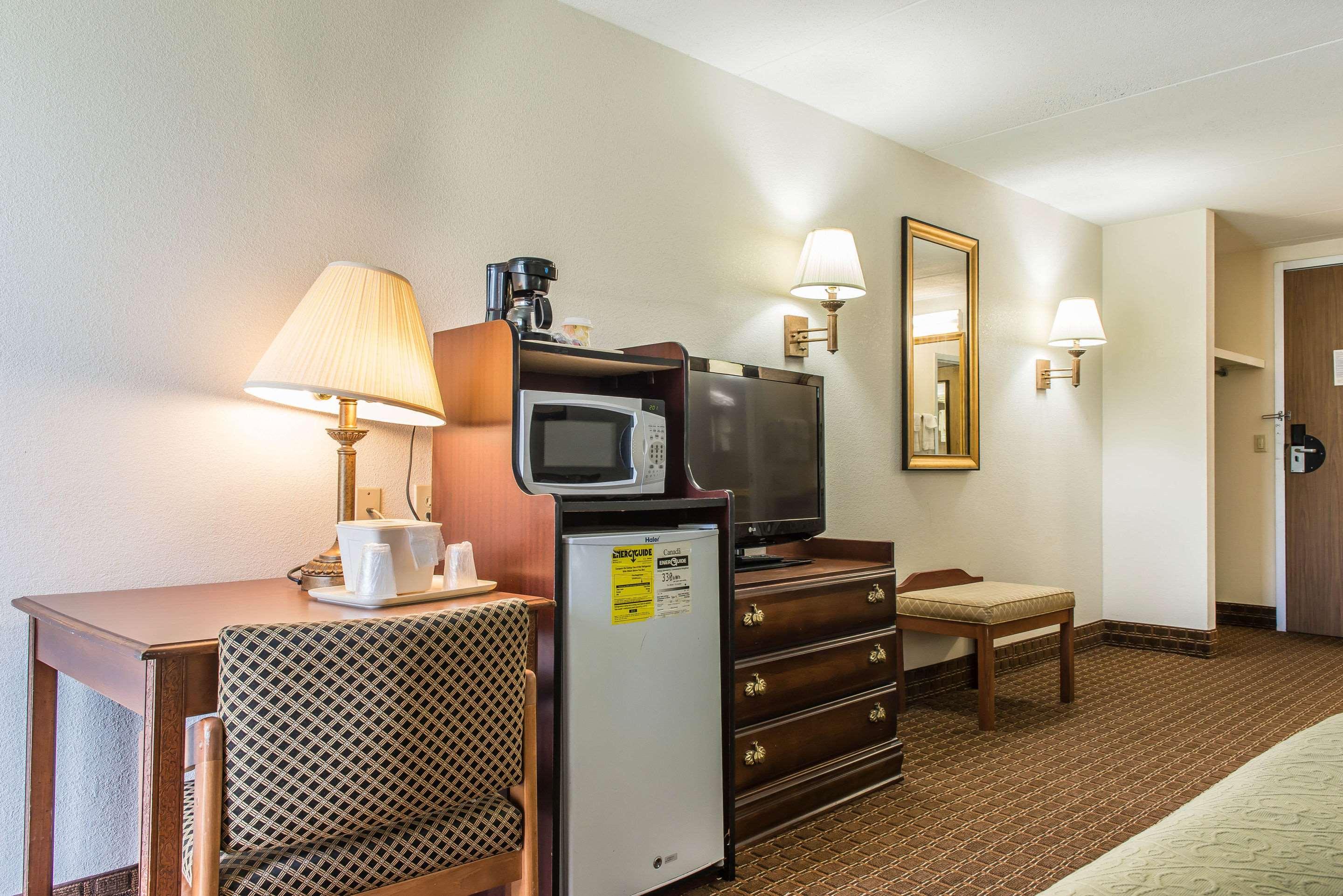 Rodeway Inn Brookville Экстерьер фото