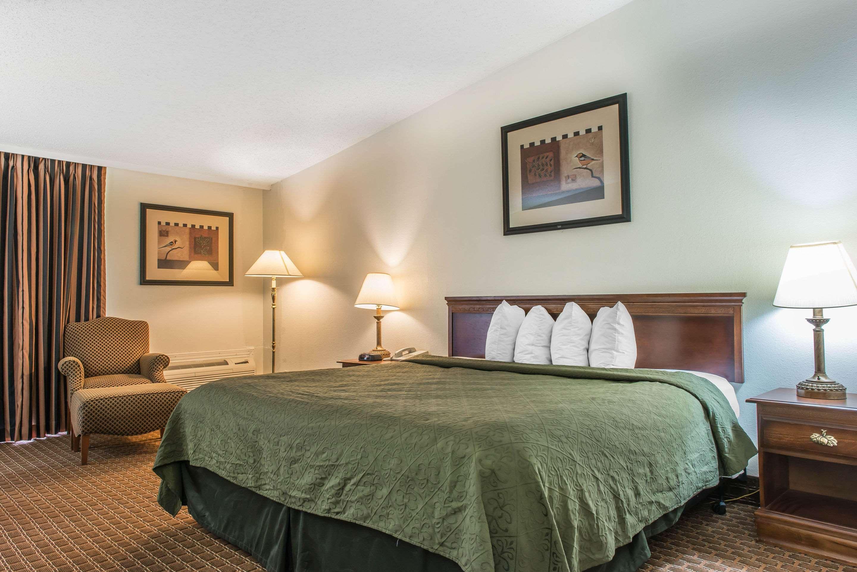 Rodeway Inn Brookville Экстерьер фото