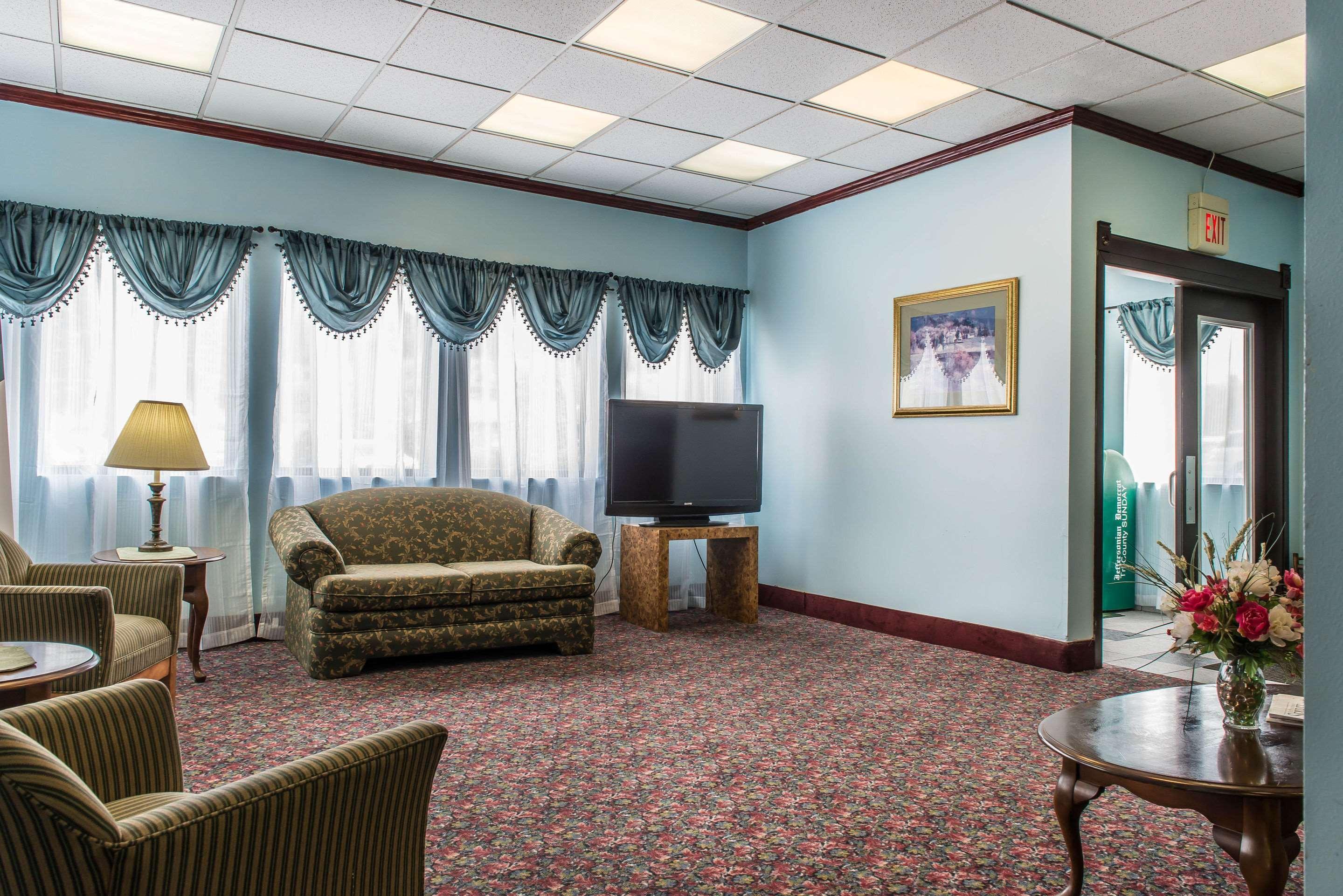 Rodeway Inn Brookville Экстерьер фото