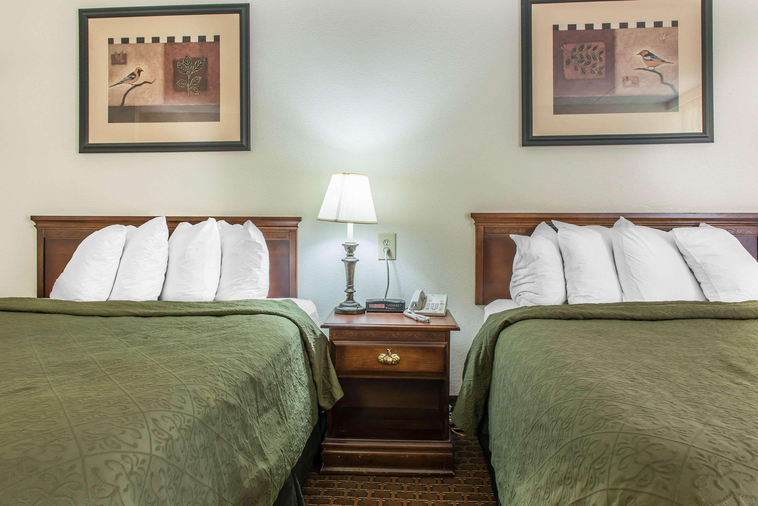 Rodeway Inn Brookville Экстерьер фото