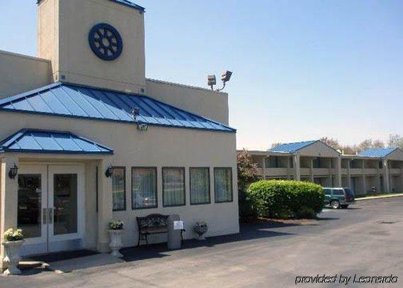 Rodeway Inn Brookville Экстерьер фото